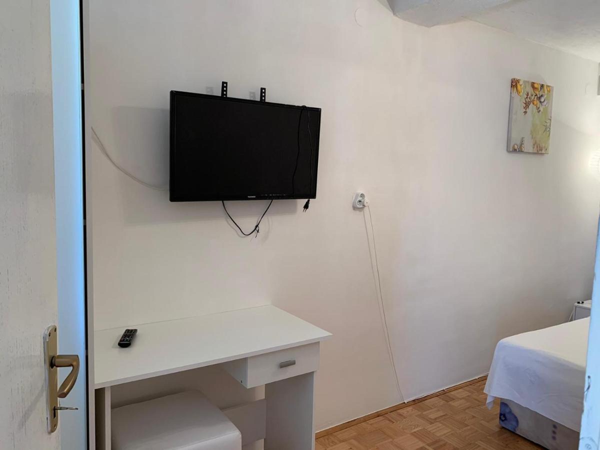 Katy'S Place Đảo Krk Ngoại thất bức ảnh